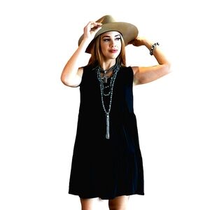 Curvy Girl Black Dress with Pockets